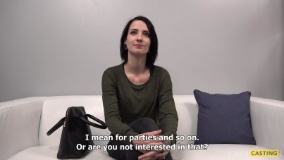 Anna, short hair, casting