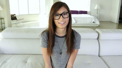 19 Years Old Nerdy Girl Tries Anal First Time, 4K 20