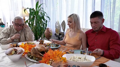 A Family Thanksgiving Dinner Goes Awry 5